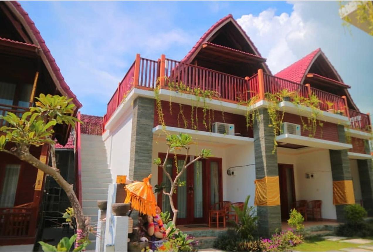 Ayu Laba Beach Villa And Resto Batununggul Exterior photo
