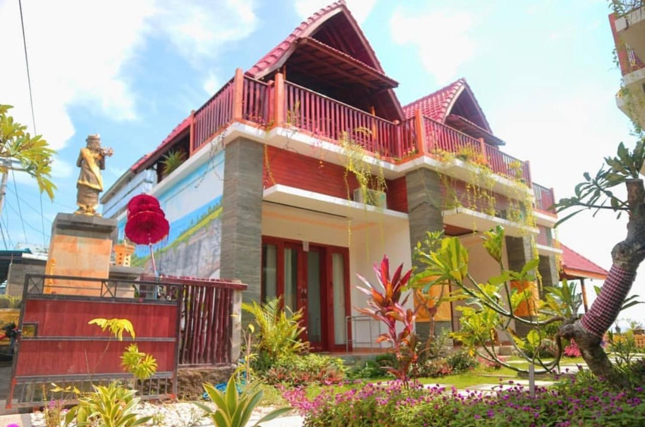 Ayu Laba Beach Villa And Resto Batununggul Exterior photo