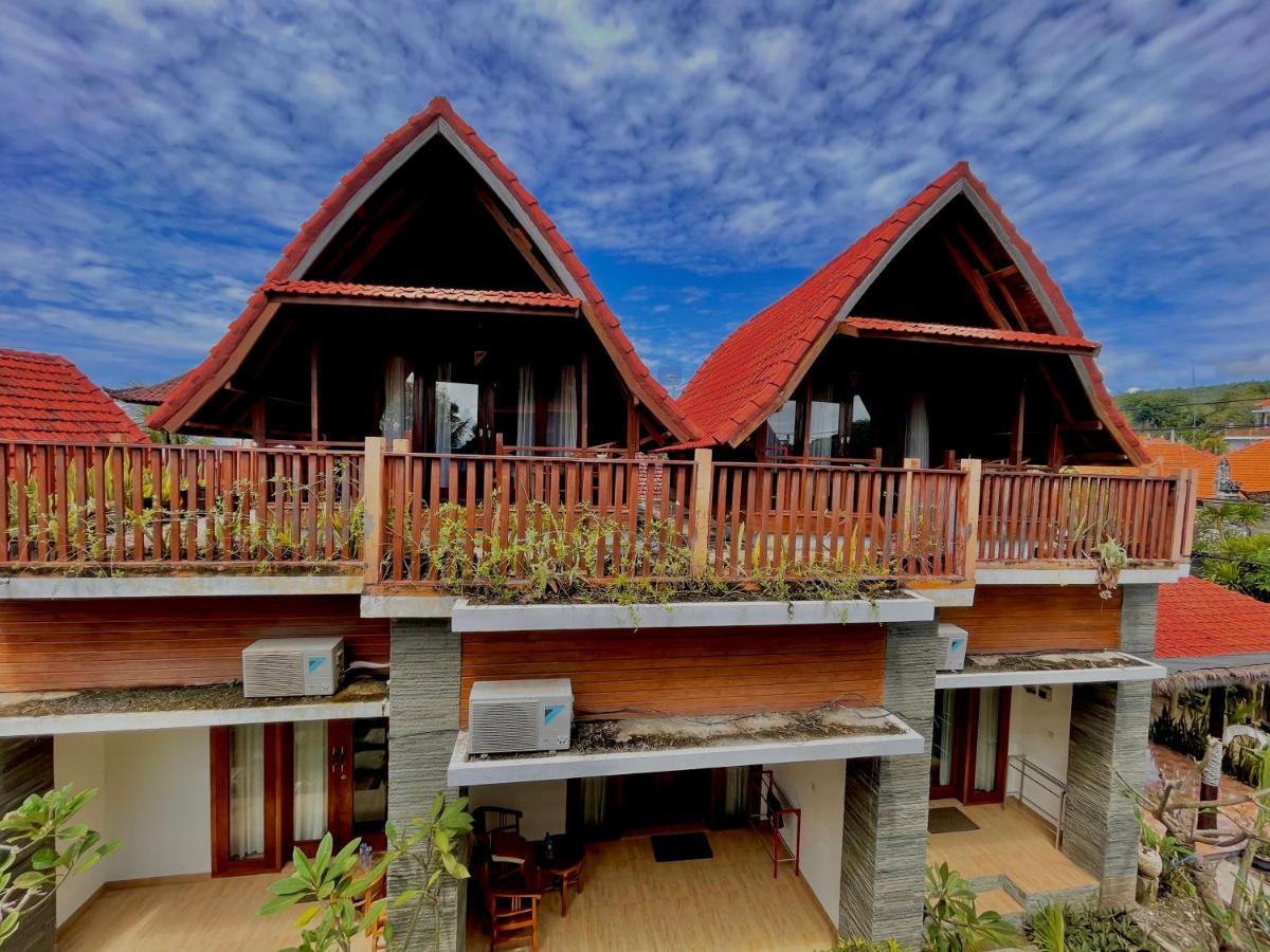 Ayu Laba Beach Villa And Resto Batununggul Exterior photo