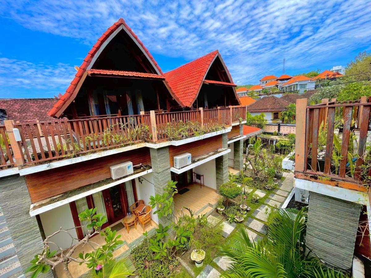 Ayu Laba Beach Villa And Resto Batununggul Exterior photo